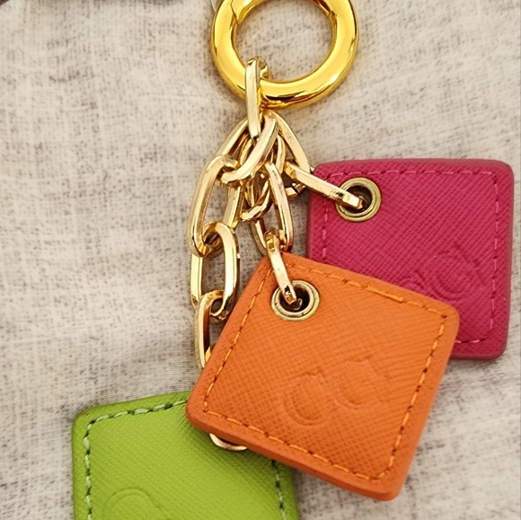 Claudia G crossbody - Picture 2 of 7